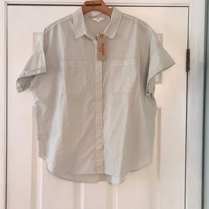Levi’s Woman’s short sleeve button down shirt
